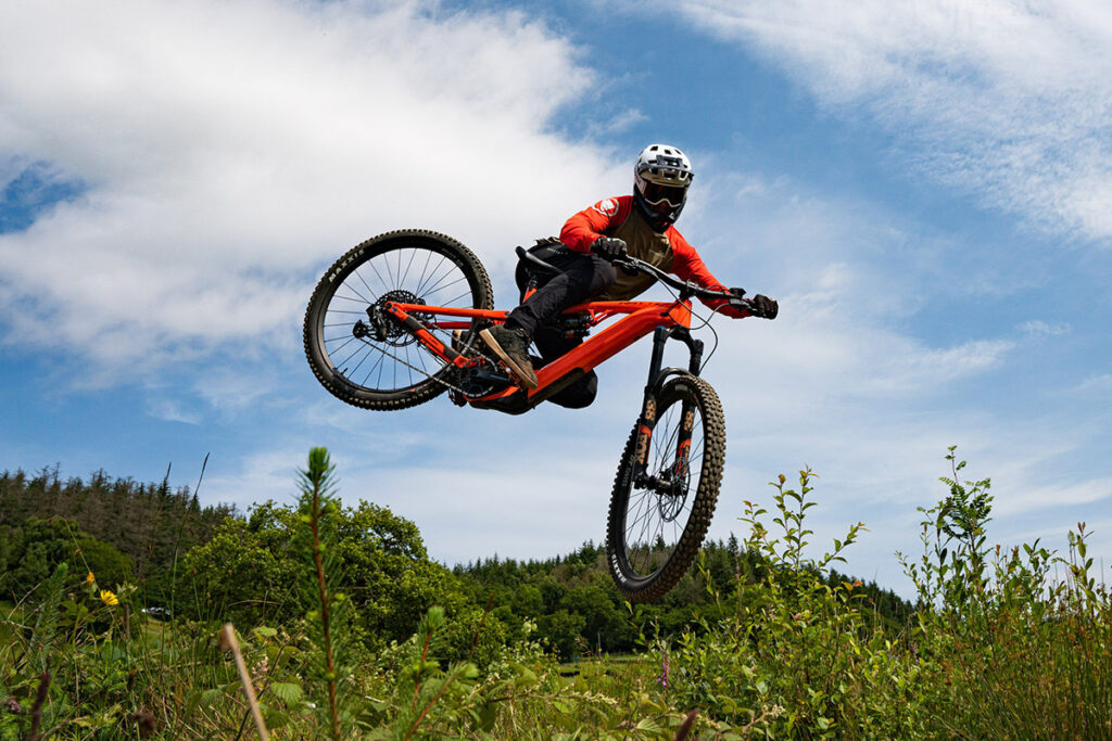 Whyte E-160 jump